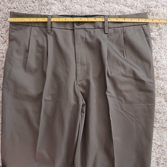 NWT Dockers Men Signature Khaki Classic Fit Lux Cotton Stretch Men’s Size 38X34" - Picture 8 of 10